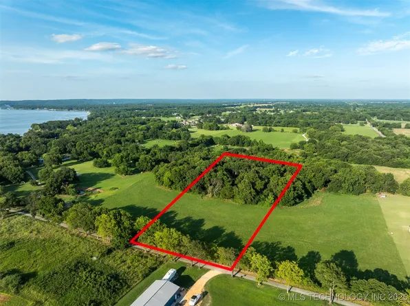 2 S 613th Rd, Grove, OK 74344