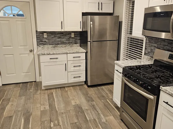 (undisclosed Address), South Hadley, MA 01075