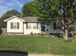 710 N Grove St, Kearney, MO 64060