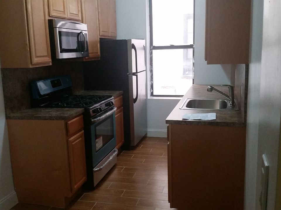 1st image of 1770 E 14th St #76