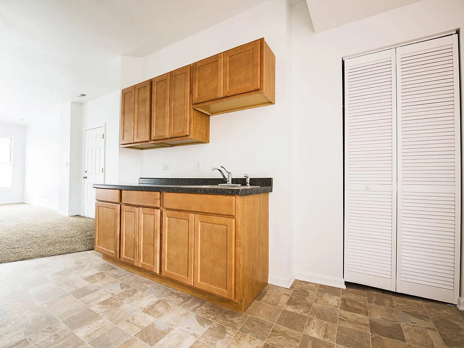 708 S Karlov — Photo 2