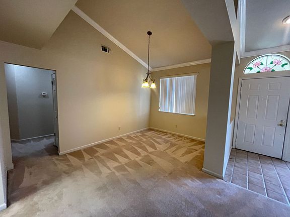 4th image of 606 Laurelwood Cir