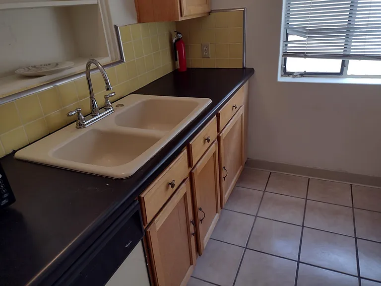 Kitchen sink