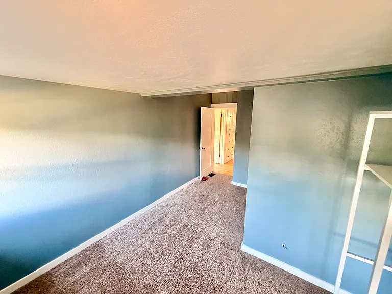 2419 W Regan Ave — Photo 25
