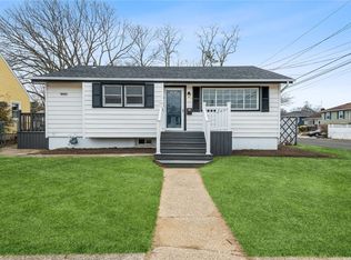 101 Sherbrooke Rd, West Babylon, NY 11704