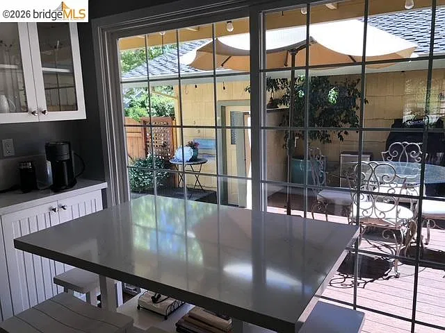 3 bed, 2.0 bath, 1634 sqft, $5,000 — Photo 4