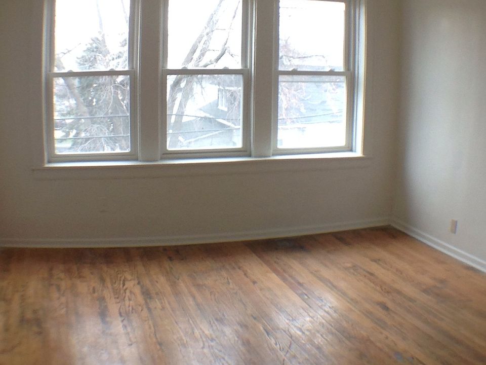 1st image of 1900 Warren St APT 1E