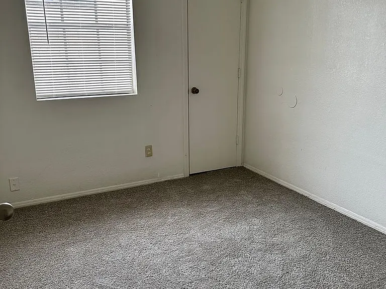 1564 E Drake Dr — Photo 13