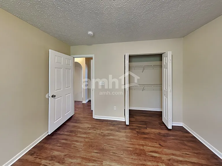 275 Monarch Dr — Photo 16