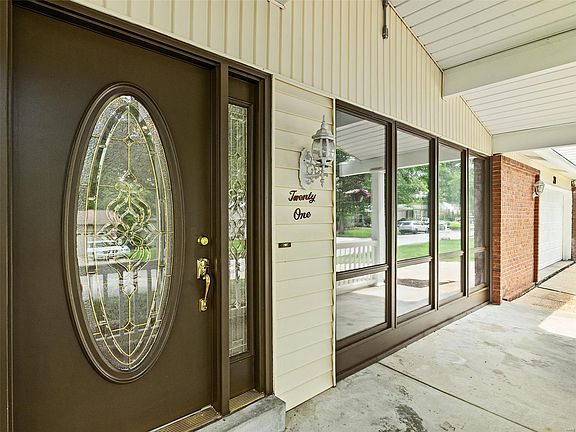 3rd image of 21 Lakemont Dr