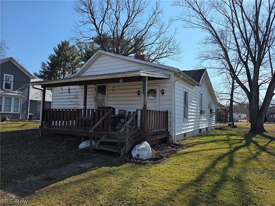2nd image of 6910 Elm St