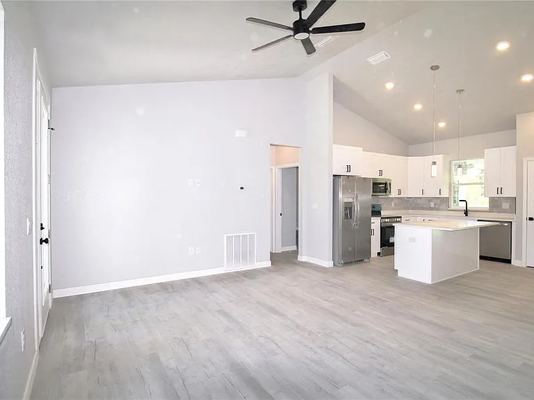 4000 Garienda Ave — Photo 9