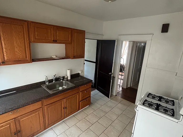 1293 W 115th St — Photo 9