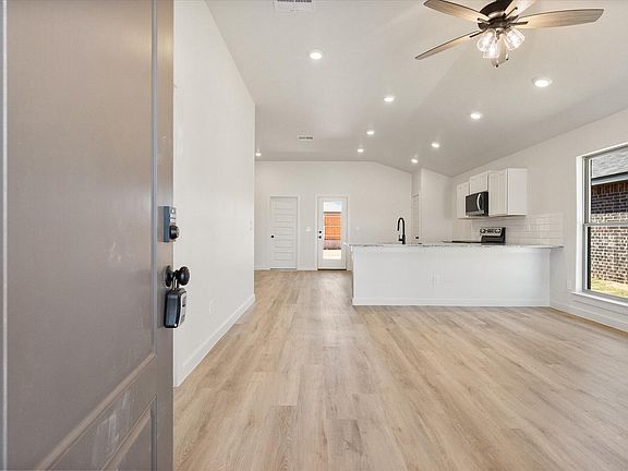 3rd image of 2407 Bryan Ave