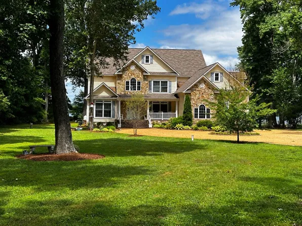 1226 Indiantown Rd, Weems, VA 22576