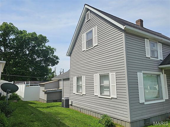 4th image of 305 E Pine St
