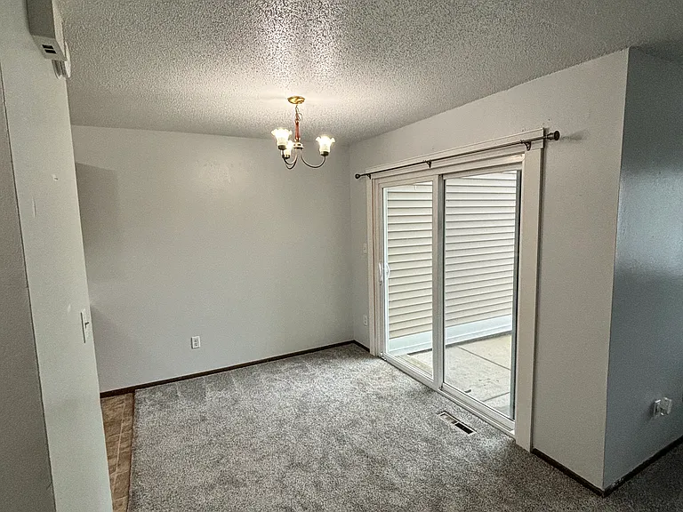 4007 Heritage Rd — Photo 2