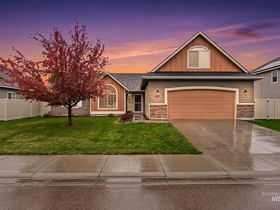 3rd image of 1875 N Rosedust Dr