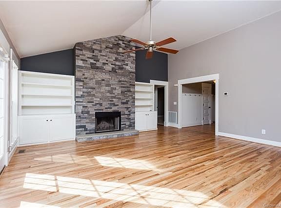 4th image of 4867 Austin Shores Dr