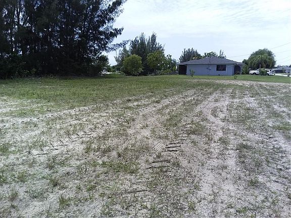 5th image of 2123 SW 5th Pl