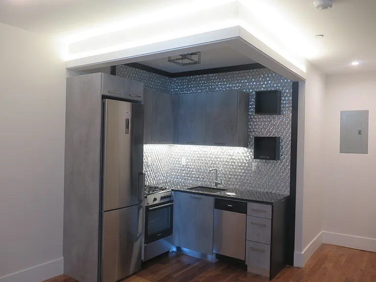 675 Marcy Ave #3R — Photo 1