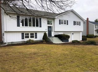 91 Meadow View Dr, Wethersfield, CT 06109