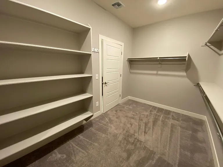 1560 W Avenida Del Valle — Photo 12