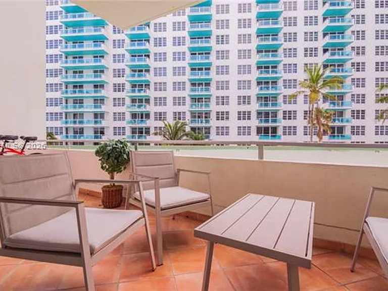 5151 Collins Ave #428 — Photo 21
