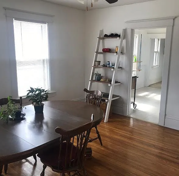 1822 Pierce St NE #2 — Photo 2