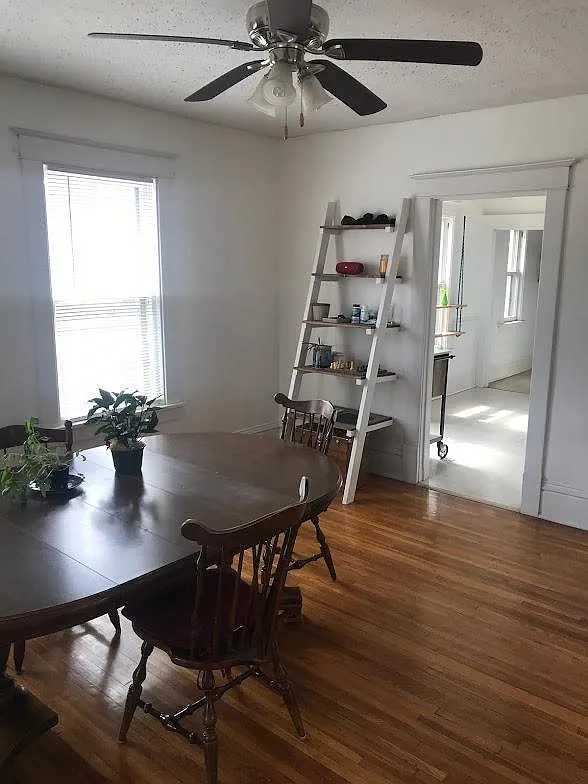 Building Photo - 1822 Pierce St NE #2