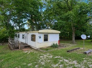 97 Oak Crest Dr, Linn Valley, KS 66040