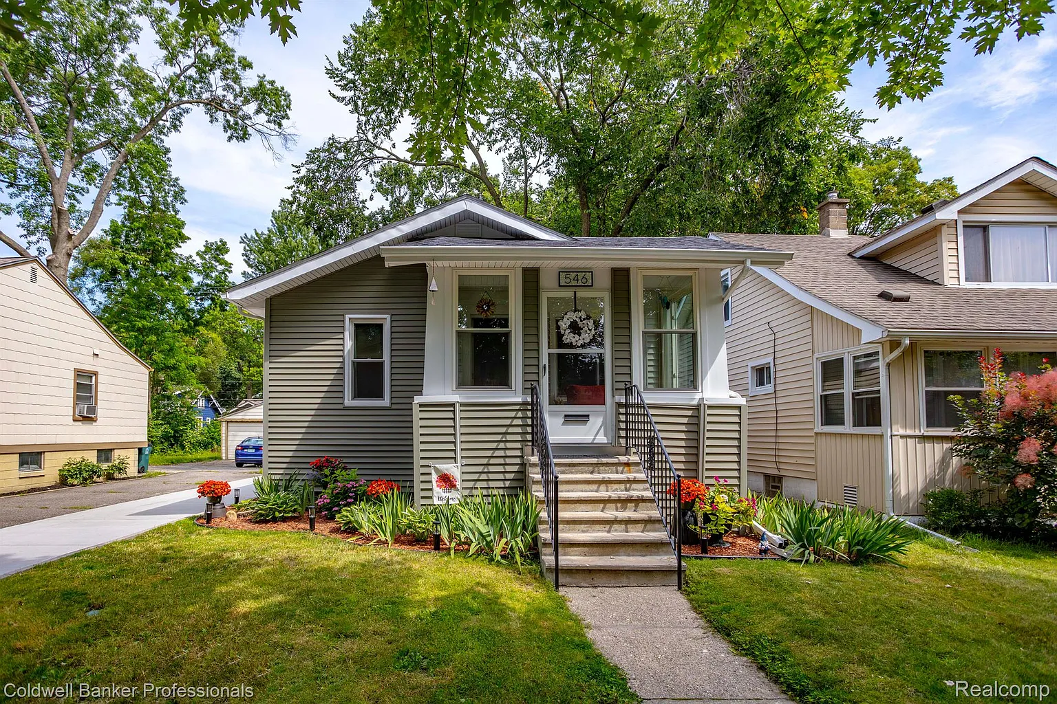 546 W Marshall St photo 1
