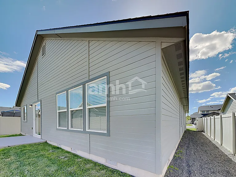 754 N Scotney Ave — Photo 21