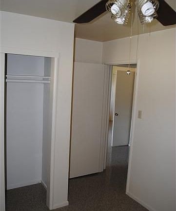 4th image of 2517 Delano Ave