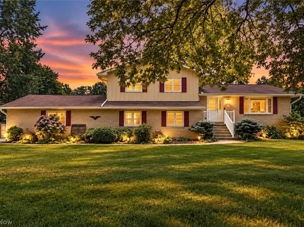 3544 Ada Vista Dr, Uniontown, OH 44685