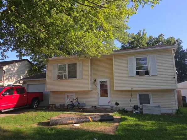 2110 W 58th St, Davenport, IA 52806