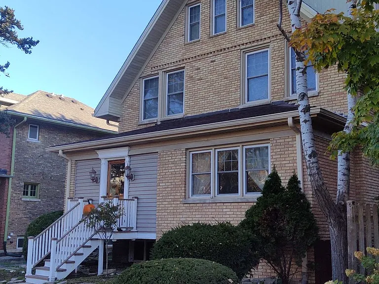 2619 Prairie Ave — Photo 1
