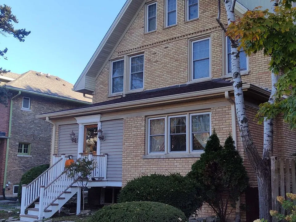 2619 Prairie Ave