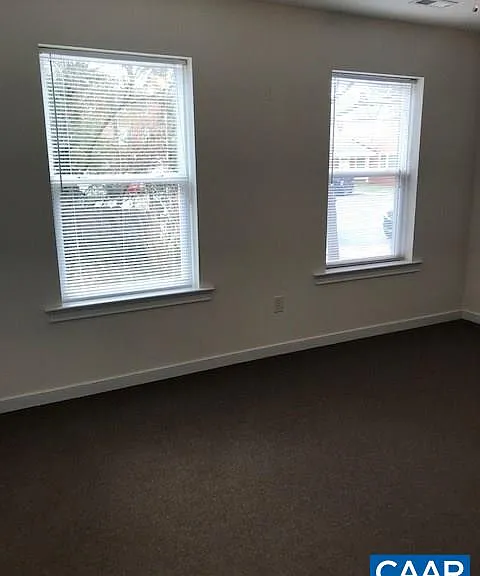 109 Chelsea Dr — Photo 6