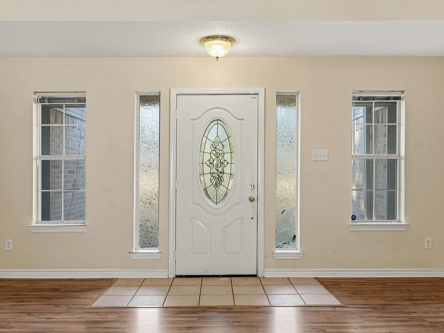 5 bed, 6.0 bath, 2595 sqft, $2,000 — Photo 3