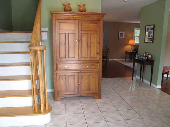Spacious Entry Foyer
