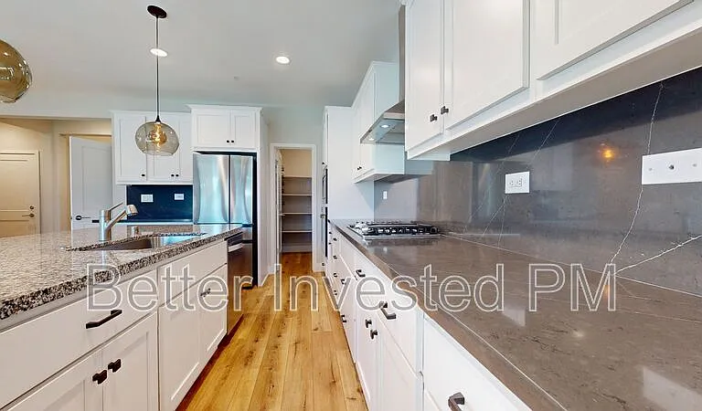 1437 Oak Cir — Photo 13