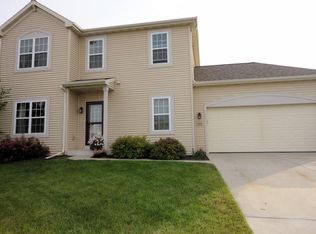 304 Reeds Dr, West Bend, WI 53095