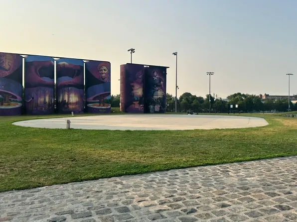 140 Woodward Street image 13 of 16