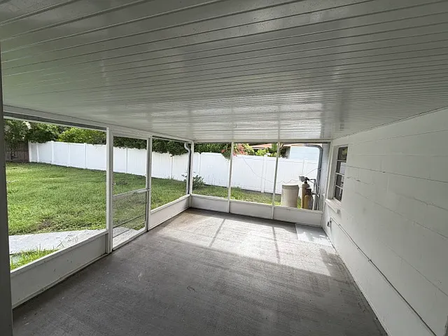 1307 W Hollywood St — Photo 10