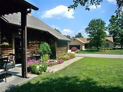 4th image of 233 Lowry Dr