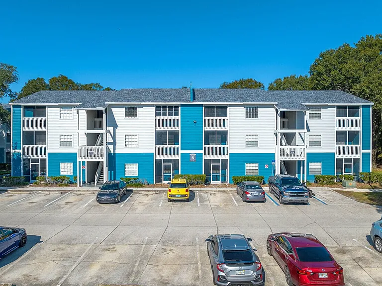 Reserve at Lakeland Apartment Homes — Photo 34