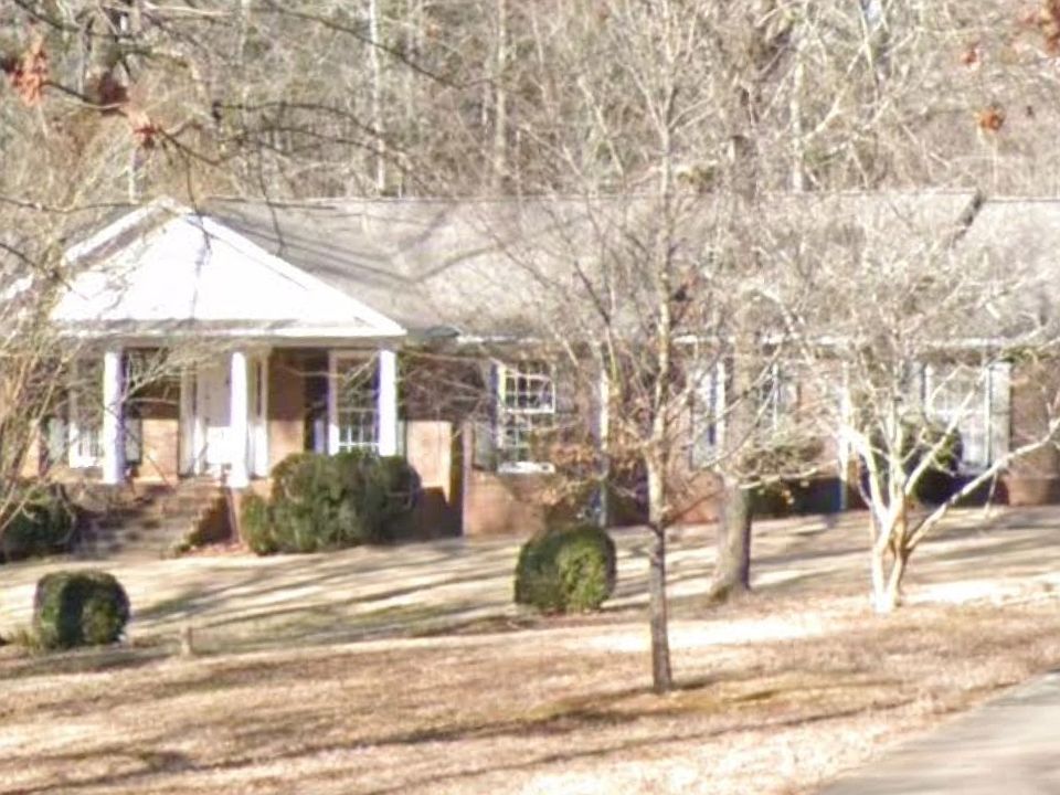 1st image of 160 Red Fox Run