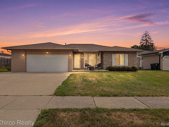 3rd image of 38134 Chatham Ct
