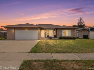 38134 Chatham Ct, Sterling Heights, MI 48310